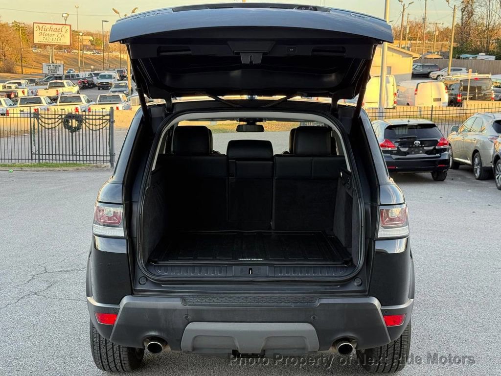 Used 2016 Land Rover Range Rover Sport SE image 27