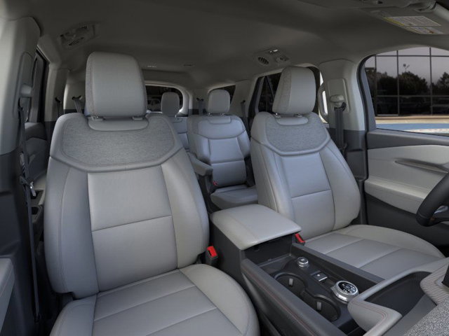 New 2026 Ford Explorer Active w/ Active Comfort Package image 10
