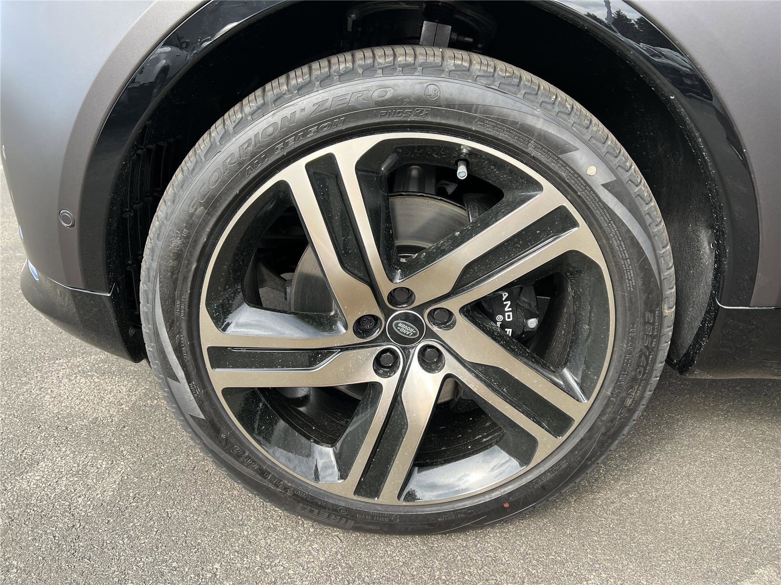 New 2026 Land Rover Discovery Limited Edition AWD/4WD image 6