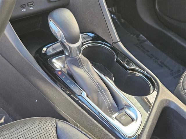 Used 2024 Buick Encore GX Sport Touring image 12