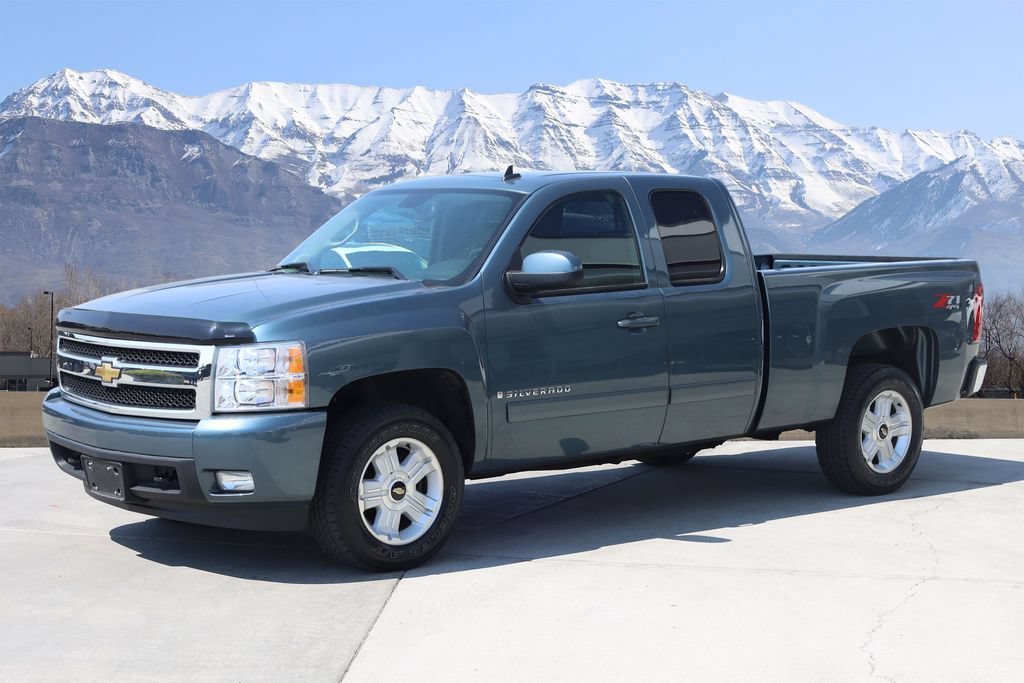Used 2007 Chevrolet Silverado 1500 LTZ w/ Suspension Package, Off-Road" AWD/4WD image 2