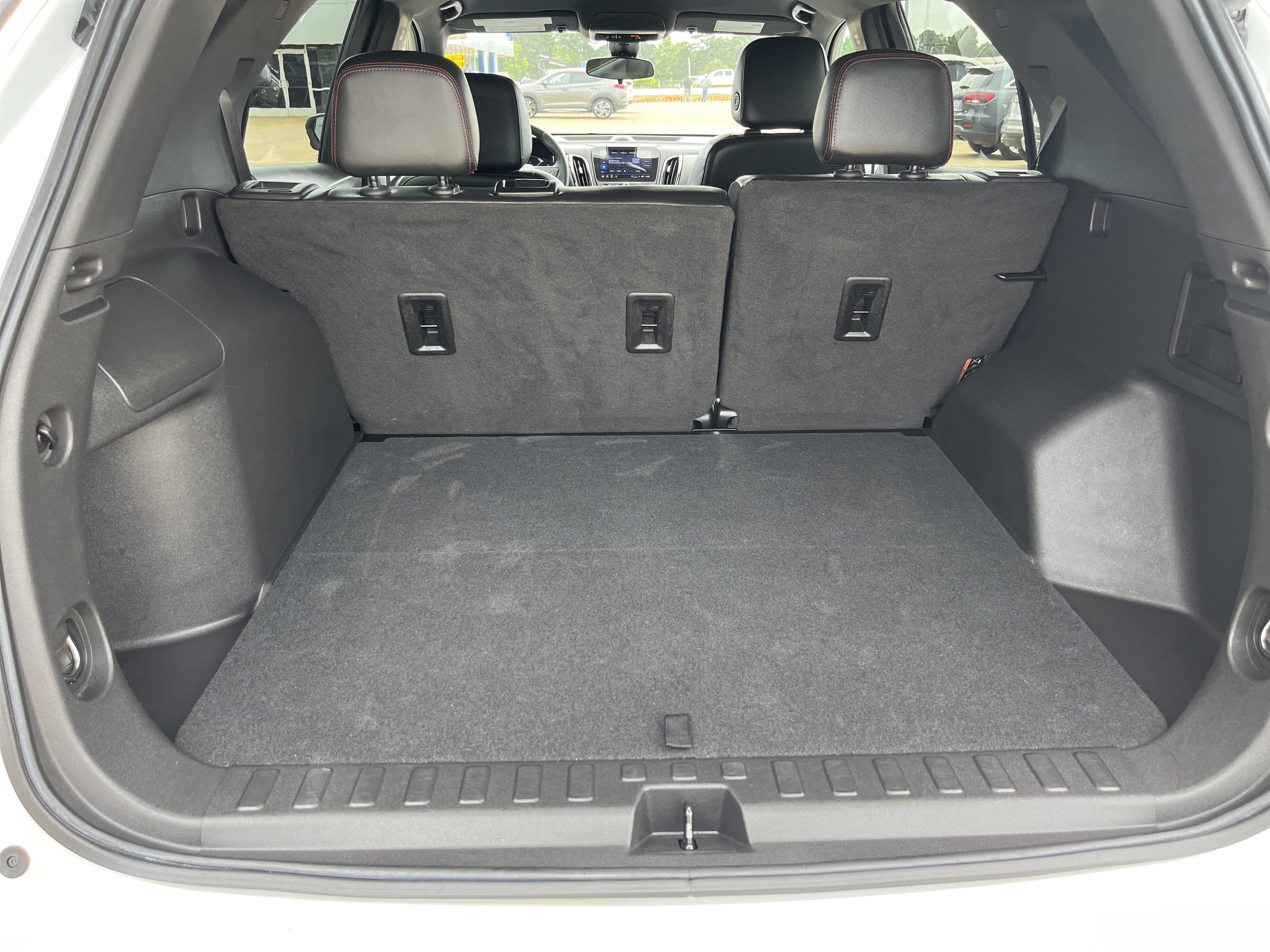 Used 2022 Chevrolet Equinox RS w/ RS Leather Package FWD image 13