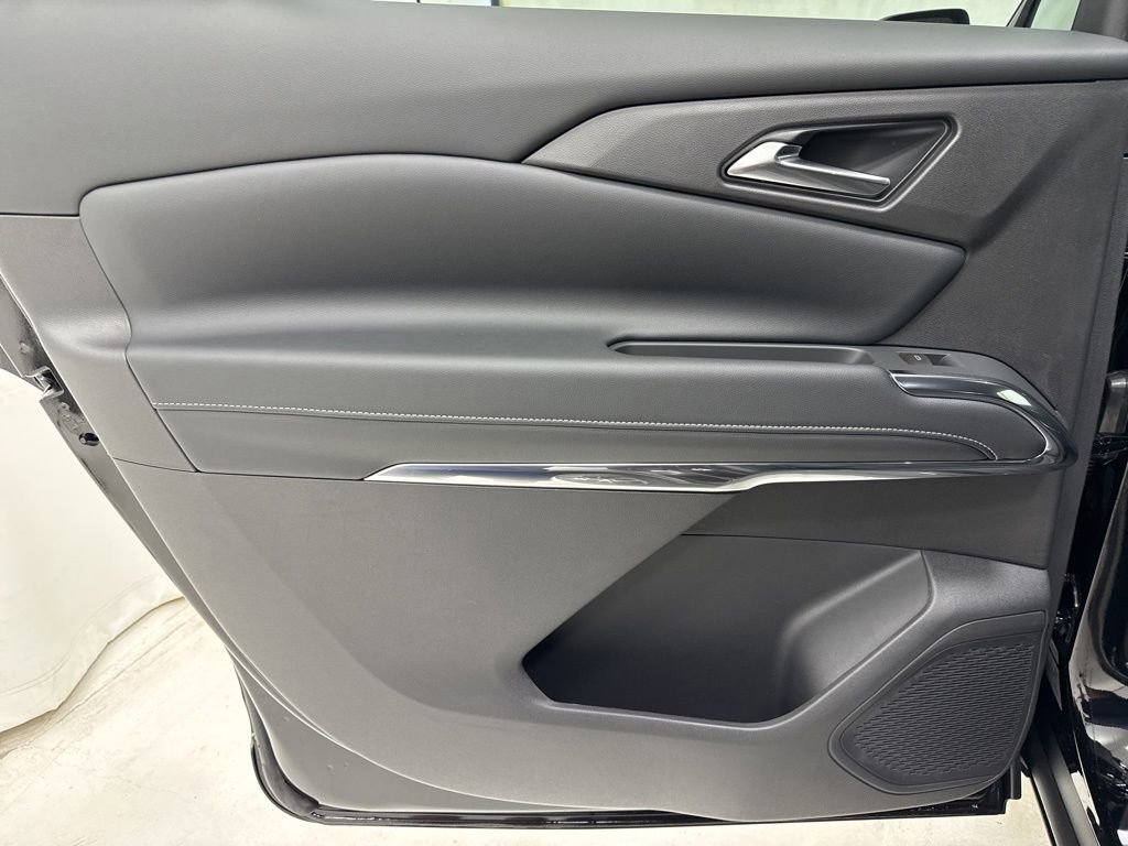 New 2026 Chevrolet Traverse LT w/ Midnight/Sport Edition image 17