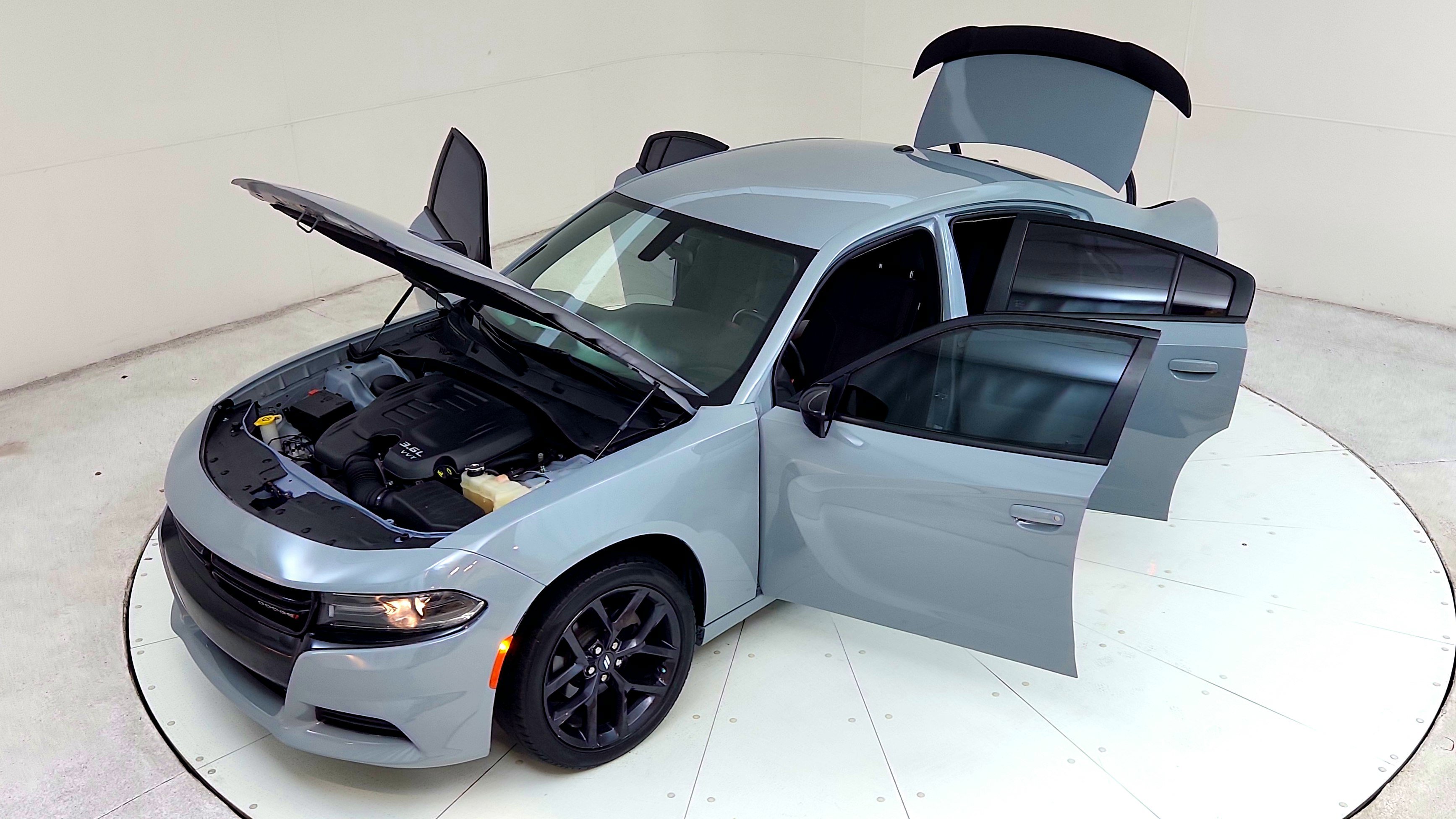 Used 2020 Dodge Charger SXT w/ Blacktop Package RWD image 18