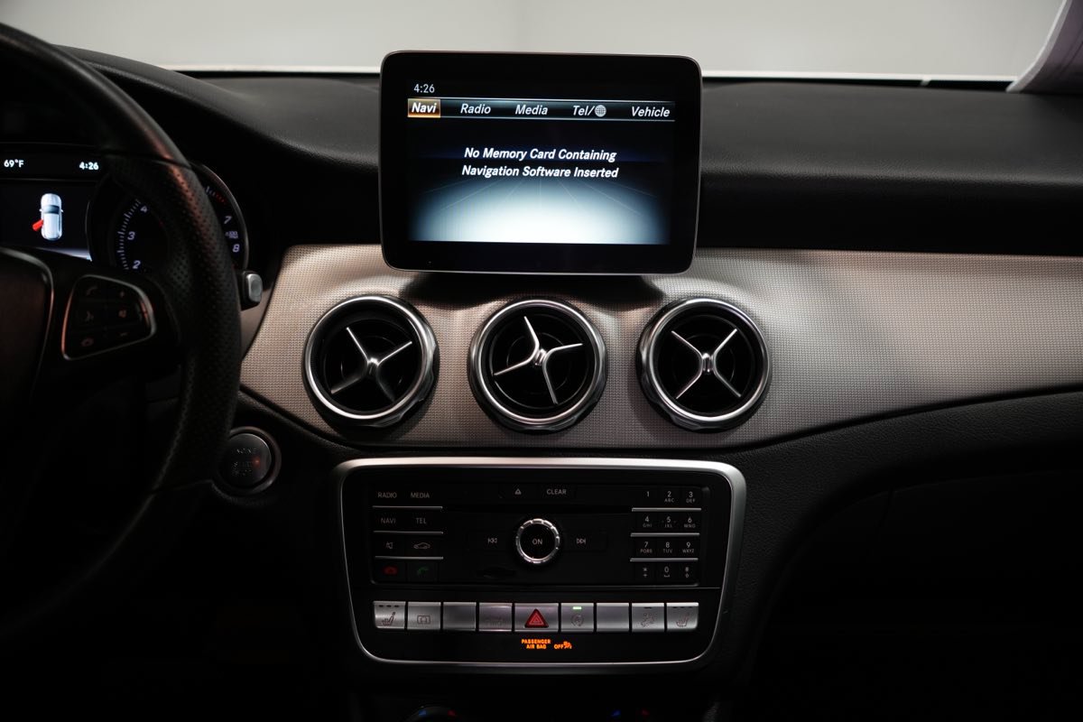 Used 2020 Mercedes-Benz GLA 250 4MATIC image 16