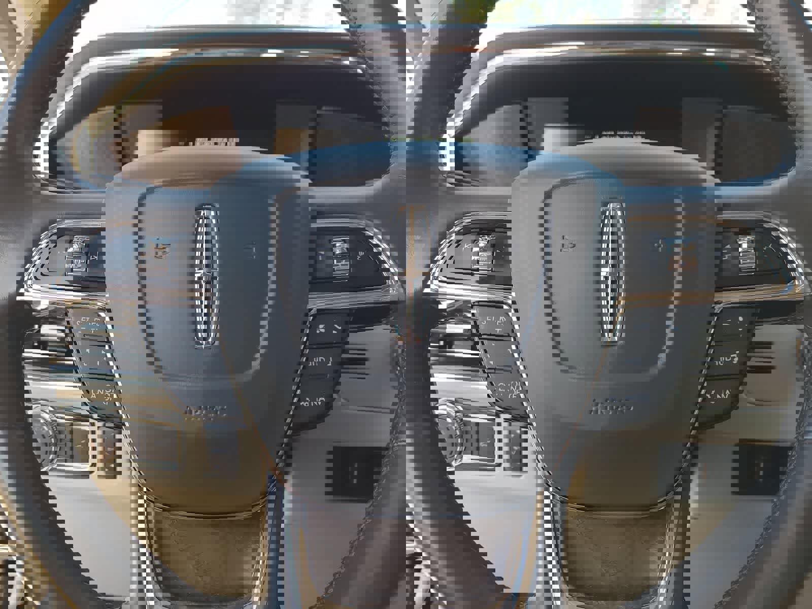 Used 2018 Lincoln Navigator Reserve w/ Technology Package AWD/4WD image 23