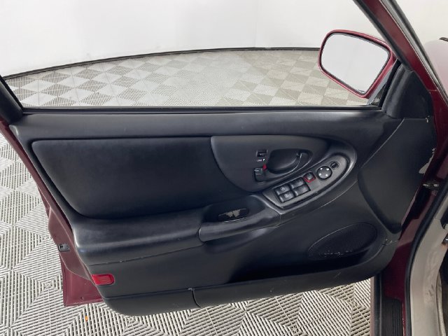 Used 2001 Chevrolet Malibu LS w/ Preferred Equipment Group 1 FWD image 15