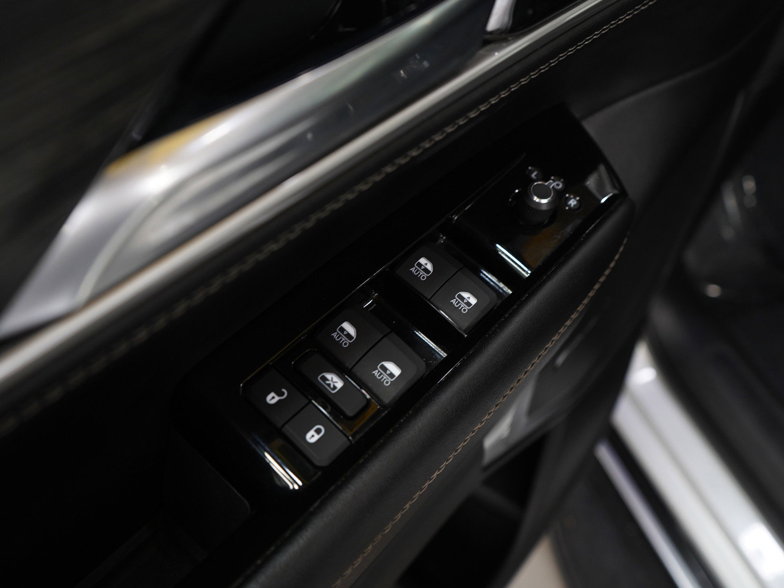 Used 2023 Jeep Wagoneer L Series II w/ Premium Group I image 22