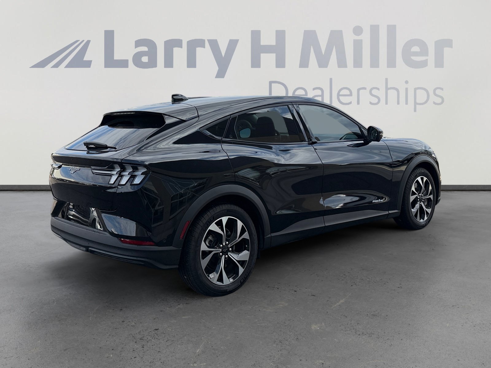 Used 2024 Ford Mustang Mach-E Select RWD image 5