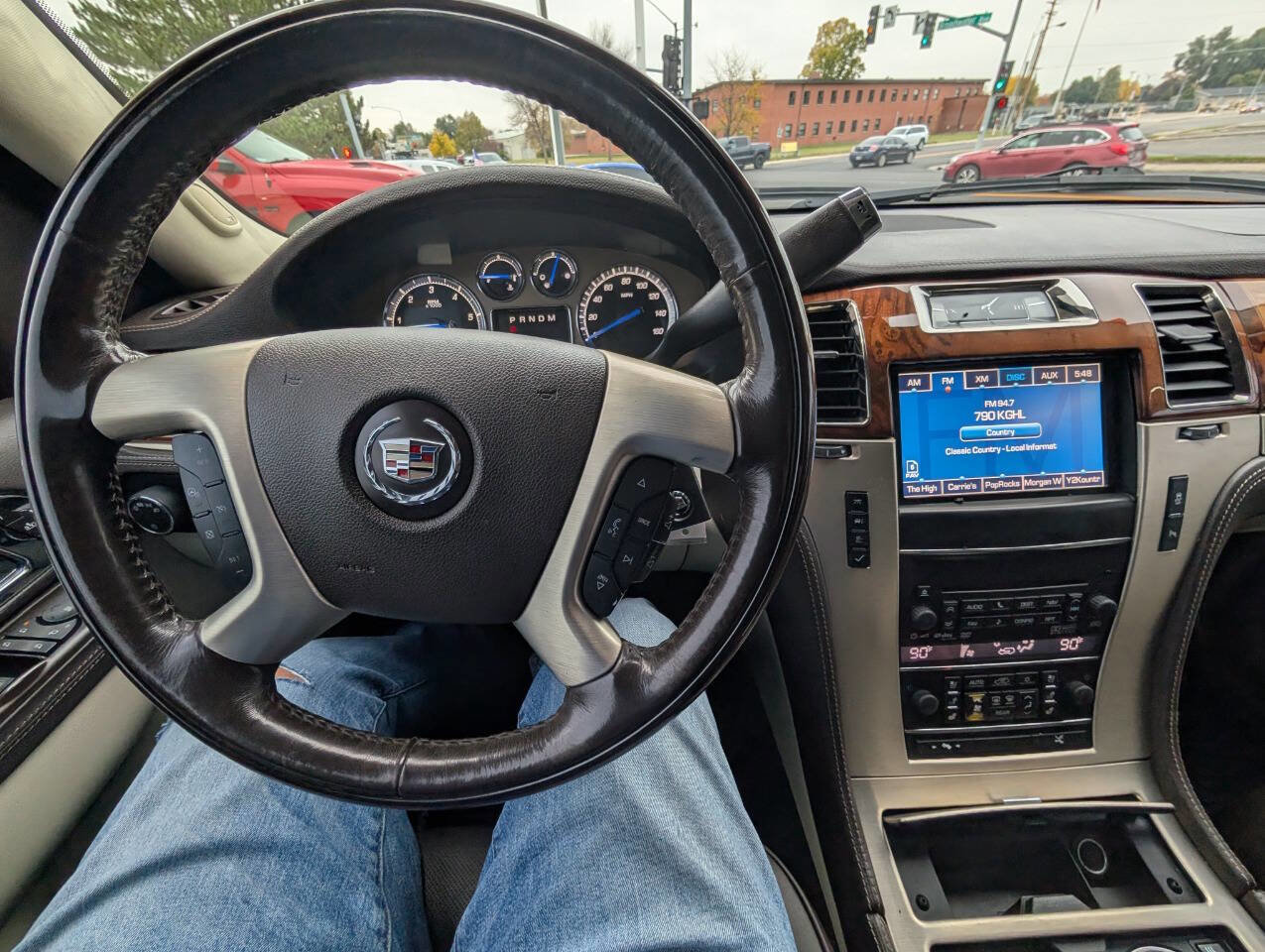 Used 2014 Cadillac Escalade Platinum image 10