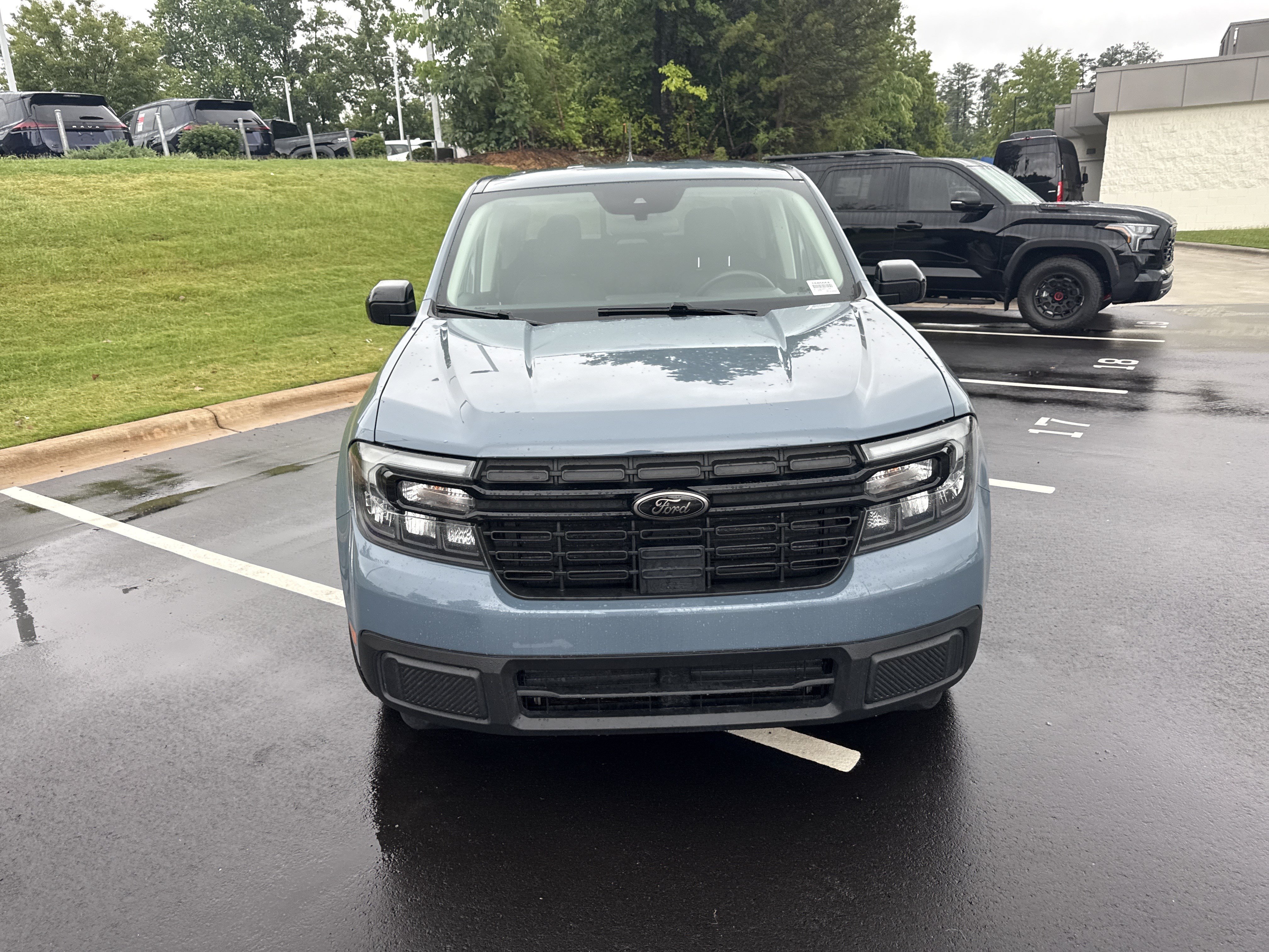 Used 2024 Ford Maverick Lariat w/ Black Appearance Package FWD image 3