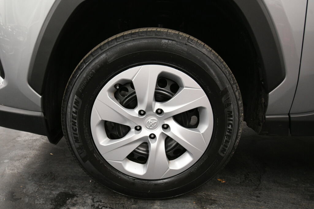 Certified 2024 Toyota RAV4 LE image 31