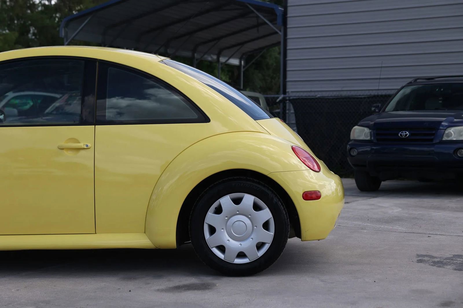Used 2005 Volkswagen Beetle GL image 32
