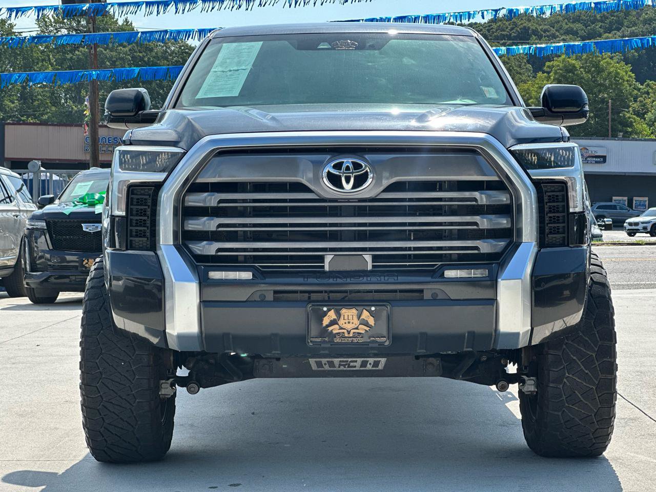 Used 2022 Toyota Tundra Limited w/ Power Package AWD/4WD image 2