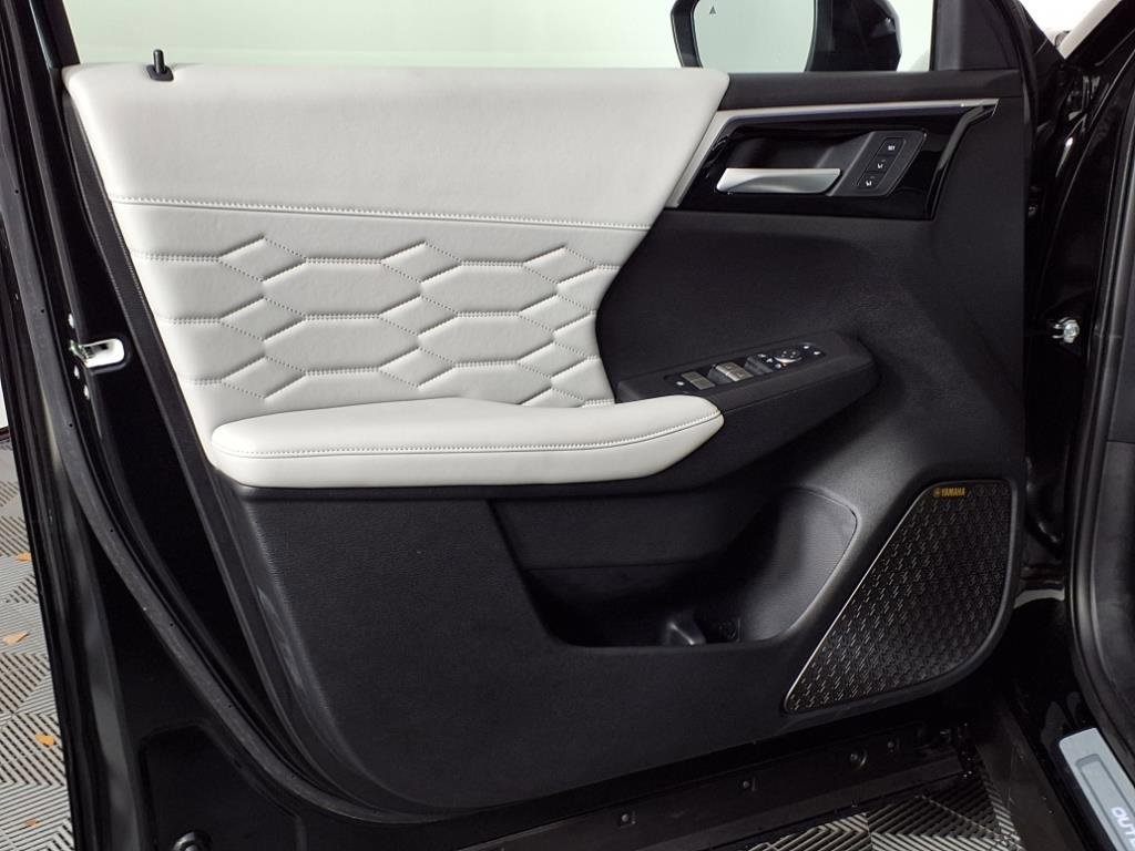 New 2025 Mitsubishi Outlander AWD image 21