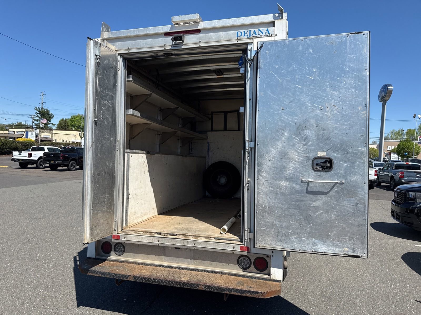 Used 2022 Ford E-350 and Econoline 350 Super Duty w/ Power Windows & Locks Group RWD image 5