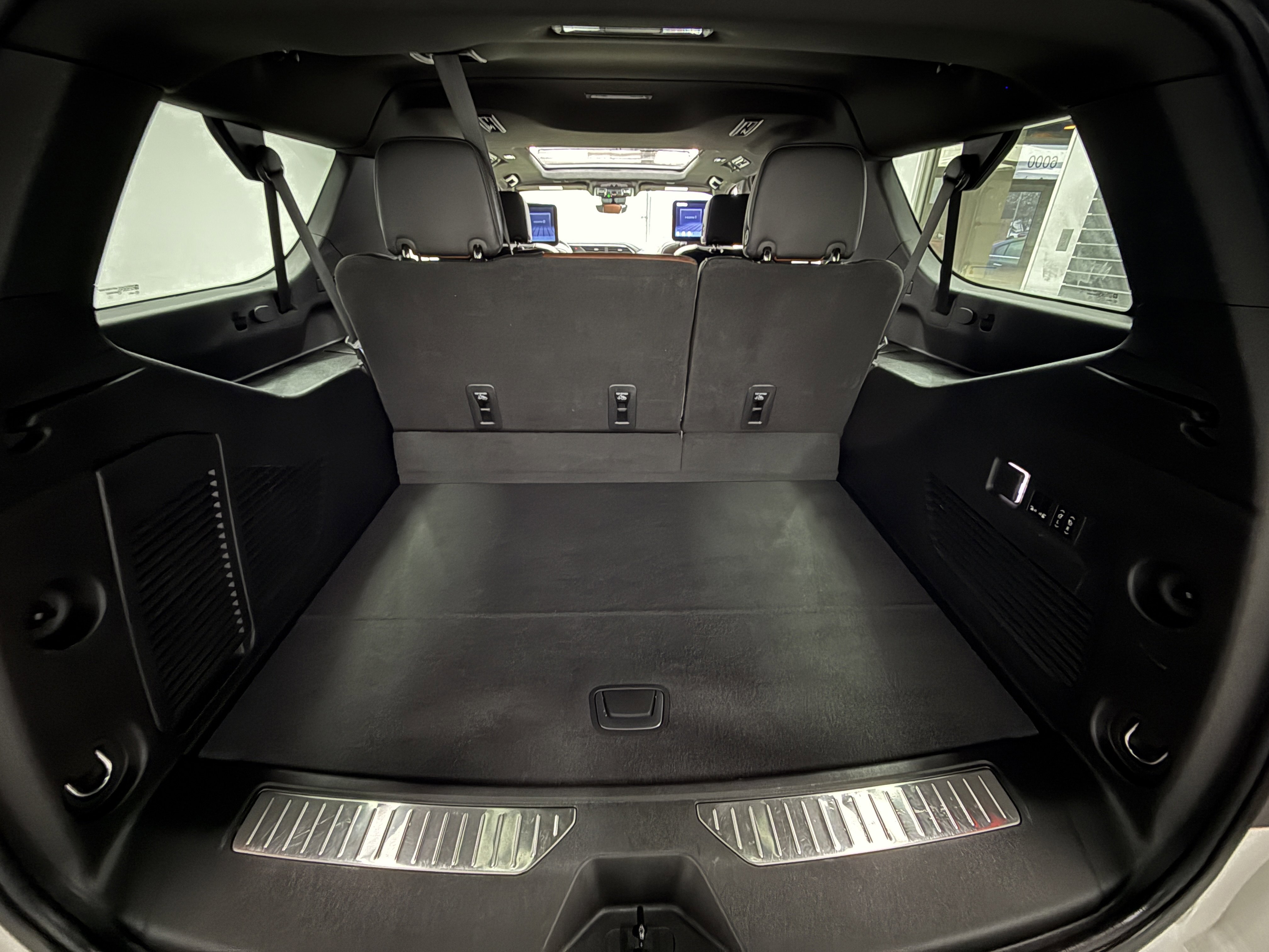 Used 2023 GMC Yukon XL Denali Ultimate image 32