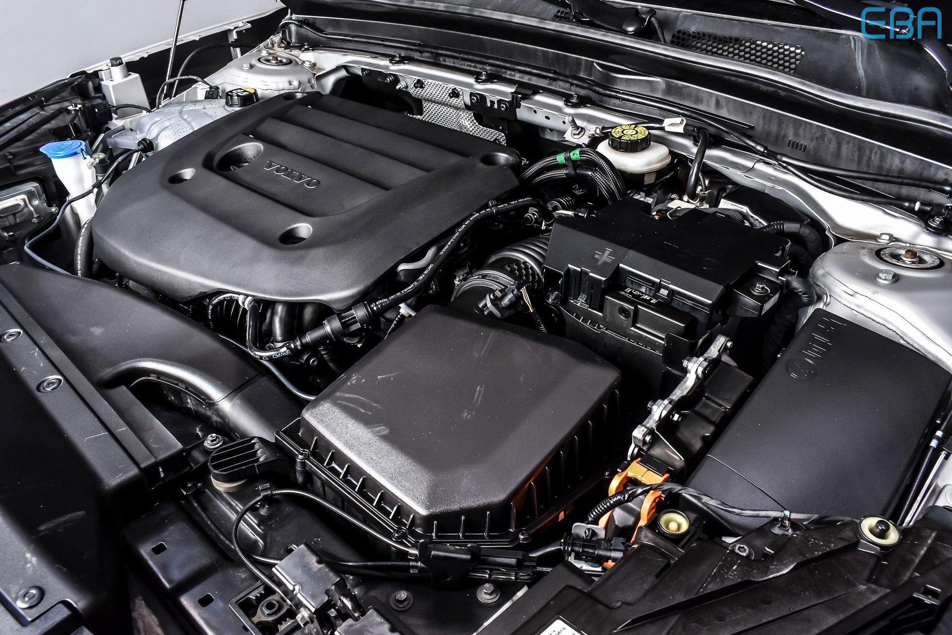 Used 2025 Volvo XC40 B5 Plus image 12