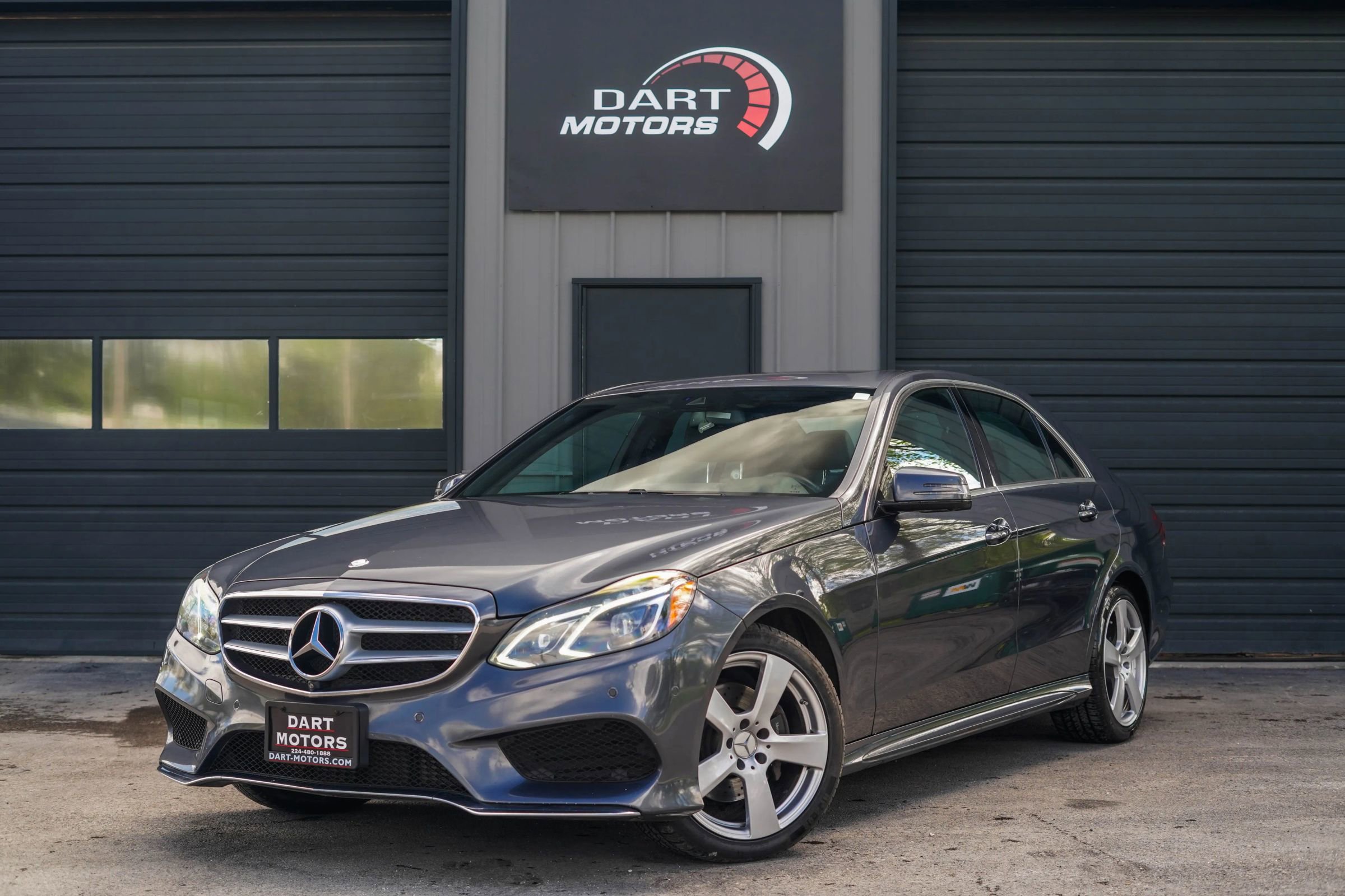 Used 2015 Mercedes-Benz E 250 BlueTEC 4MATIC Sedan image 3