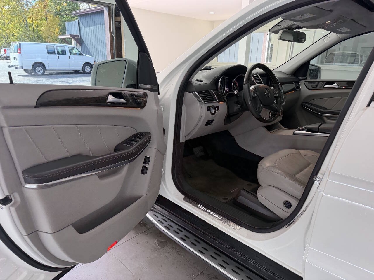 Used 2014 Mercedes-Benz GL 450 4MATIC image 10
