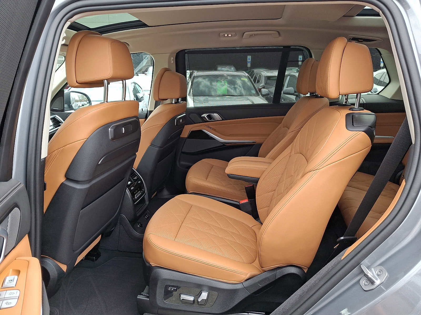 Certified 2024 BMW X7 xDrive40i image 11