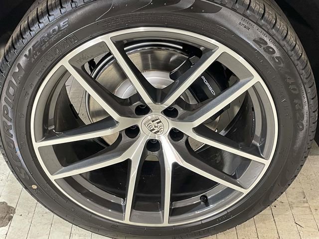 New 2026 Porsche Macan image 13