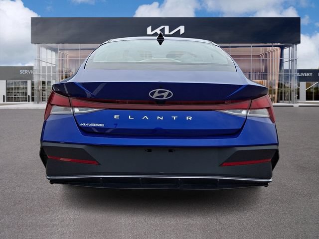 Used 2024 Hyundai Elantra SEL FWD image 5