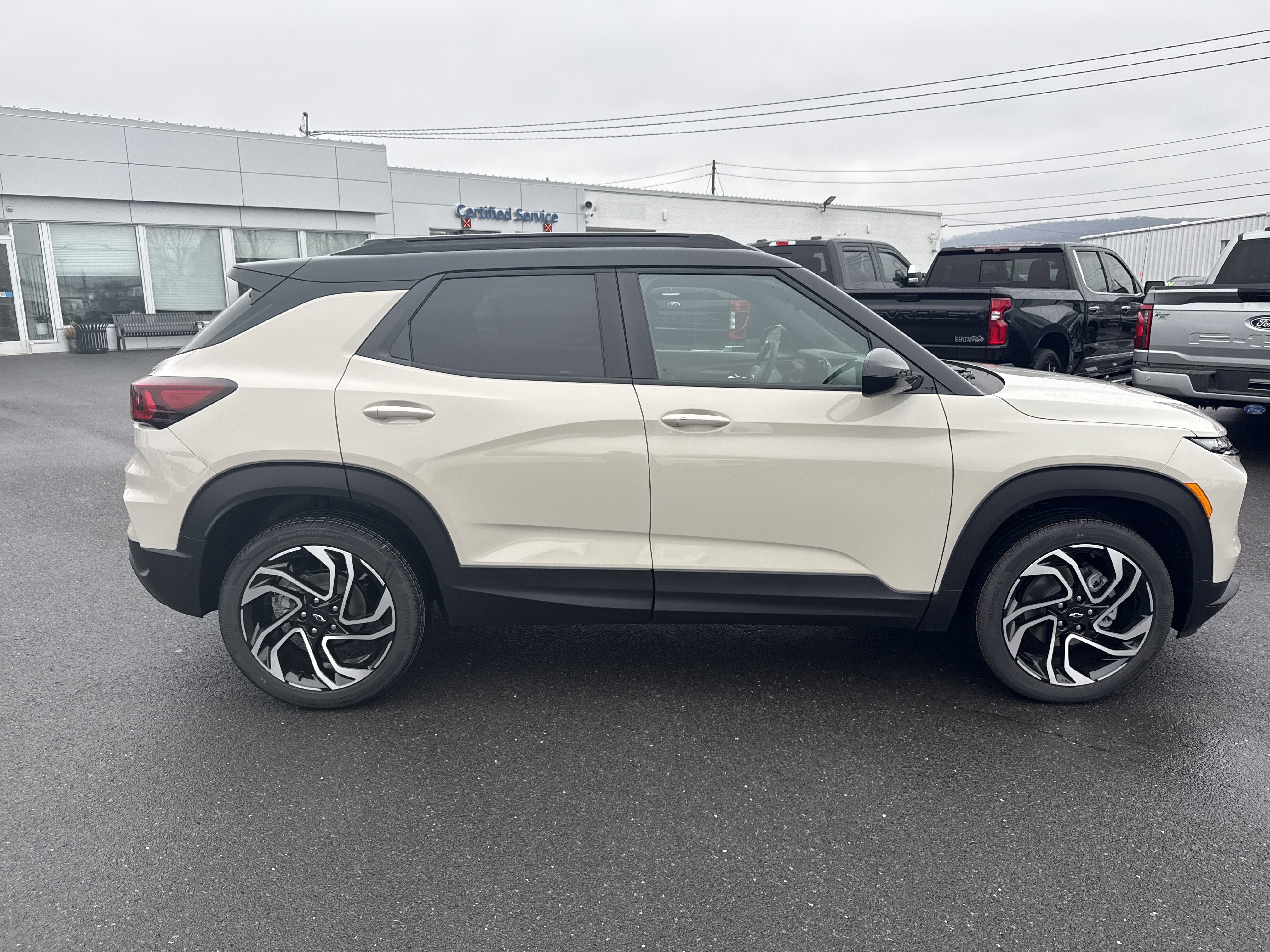 New 2026 Chevrolet TrailBlazer RS w/ Convenience Package image 2