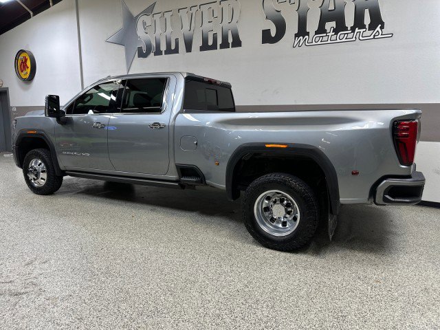 Used 2024 GMC Sierra 3500 Denali w/ Denali Reserve Package image 6