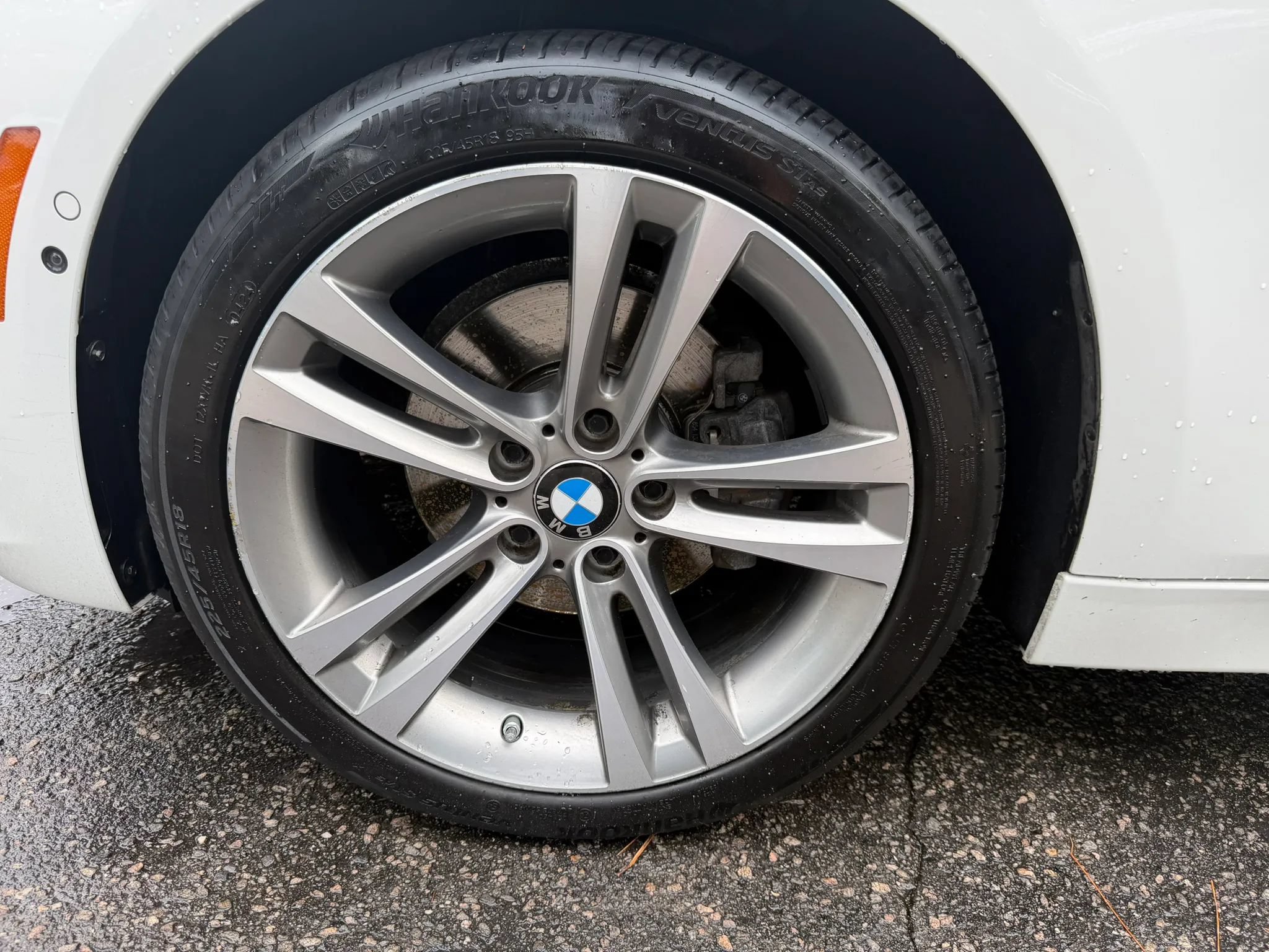 Used 2018 BMW 330i xDrive Sedan w/ Executive Package AWD/4WD image 35