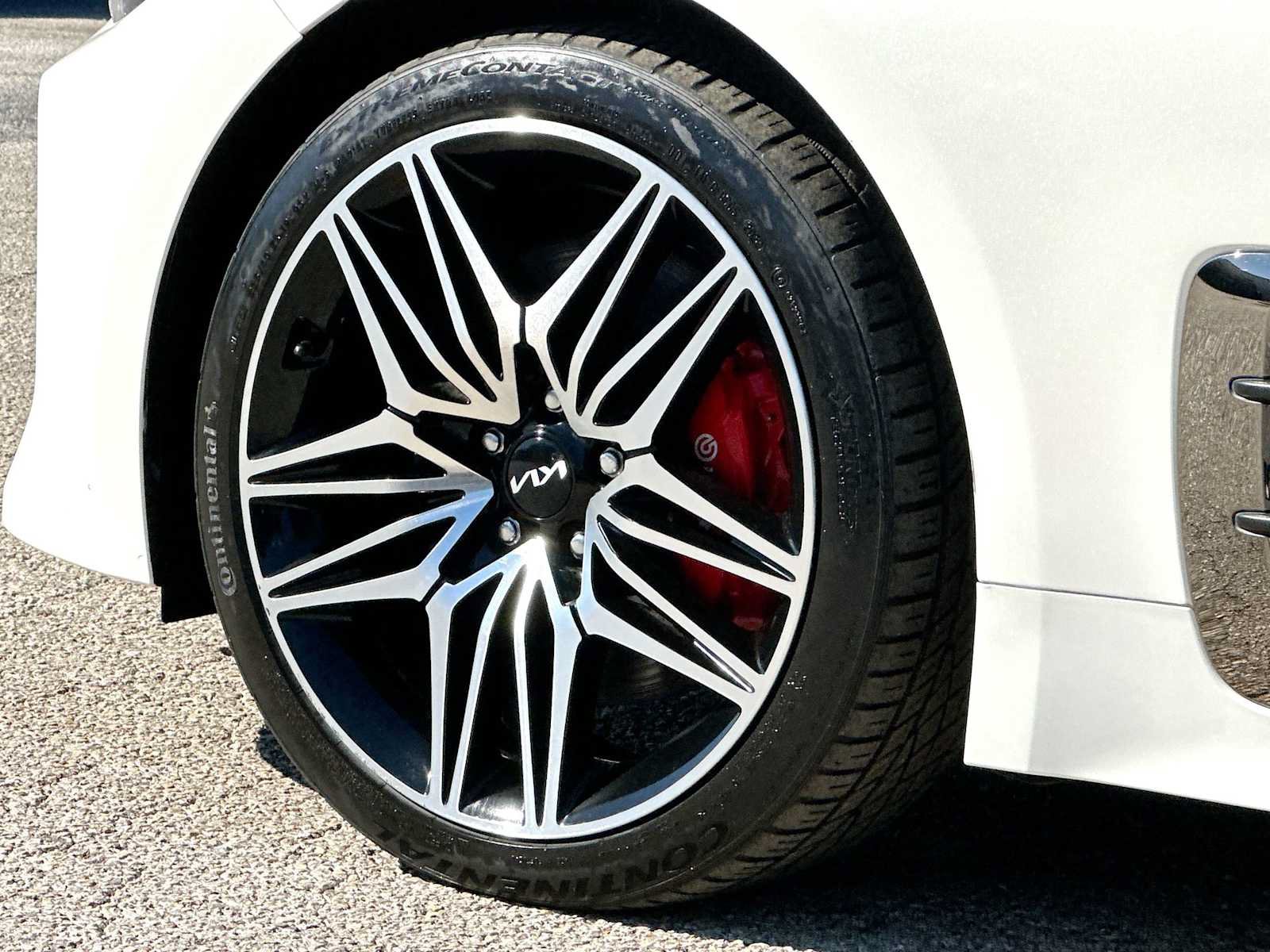 Used 2022 Kia Stinger GT1 RWD image 11