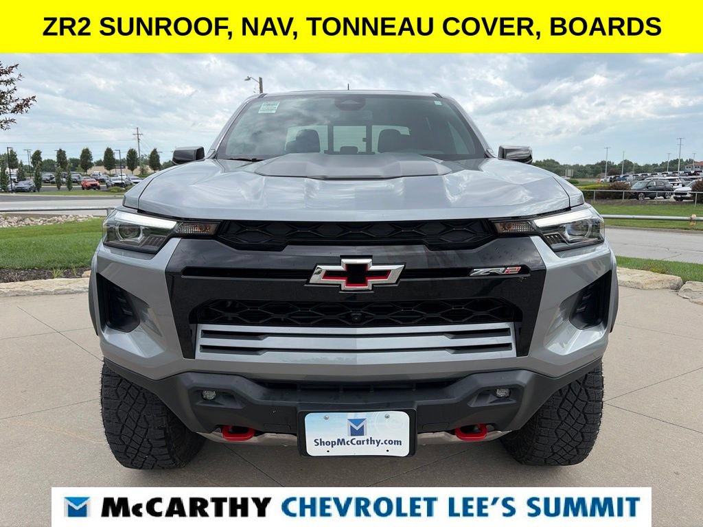 Used 2025 Chevrolet Colorado ZR2 w/ Midnight Edition AWD/4WD image 3