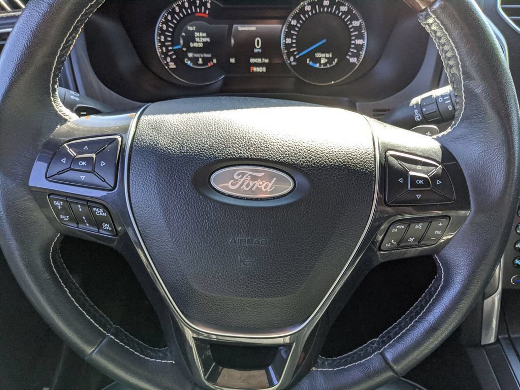 Certified 2018 Ford Explorer Platinum AWD/4WD image 13