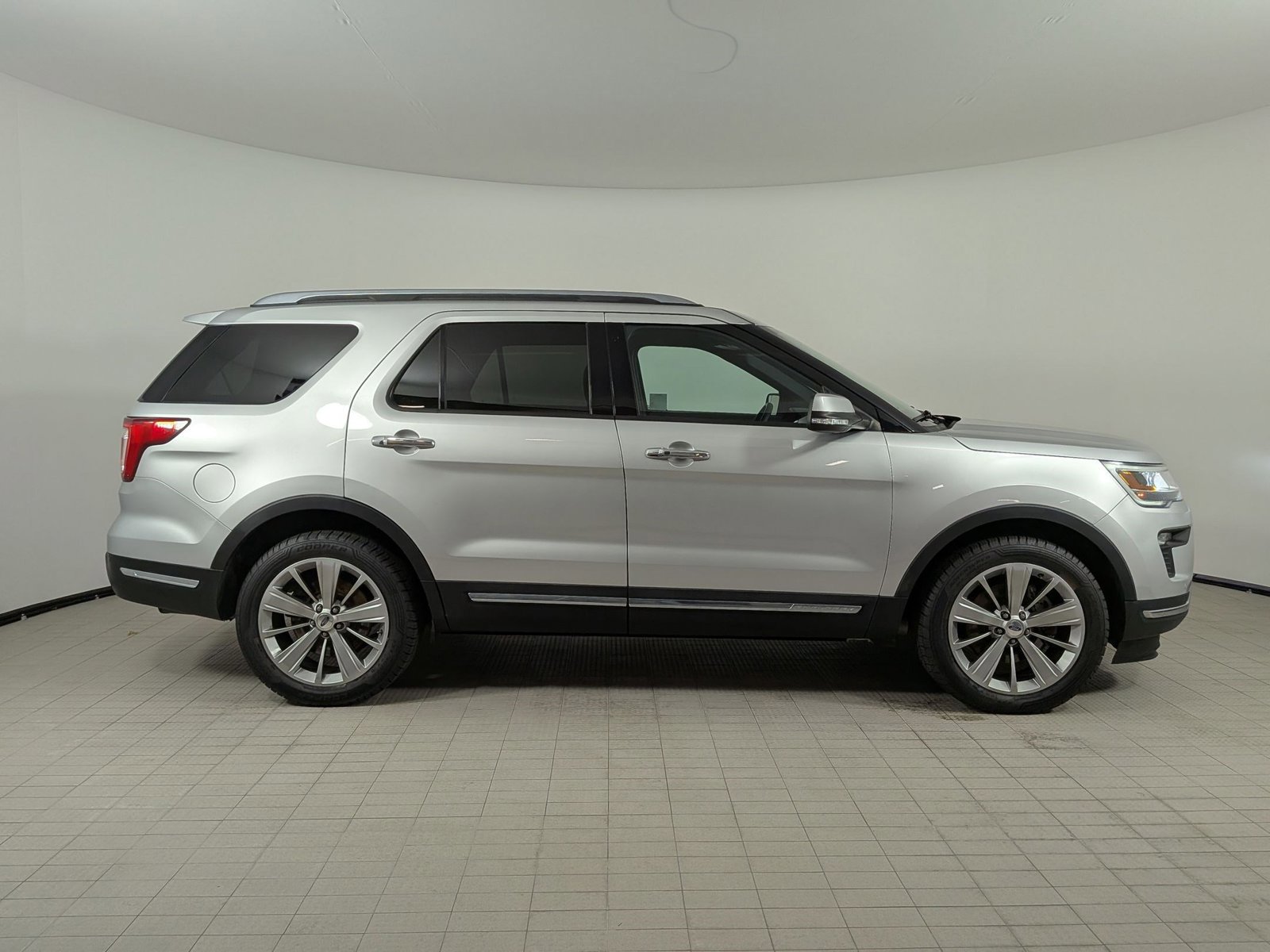 Used 2018 Ford Explorer Limited AWD/4WD image 8