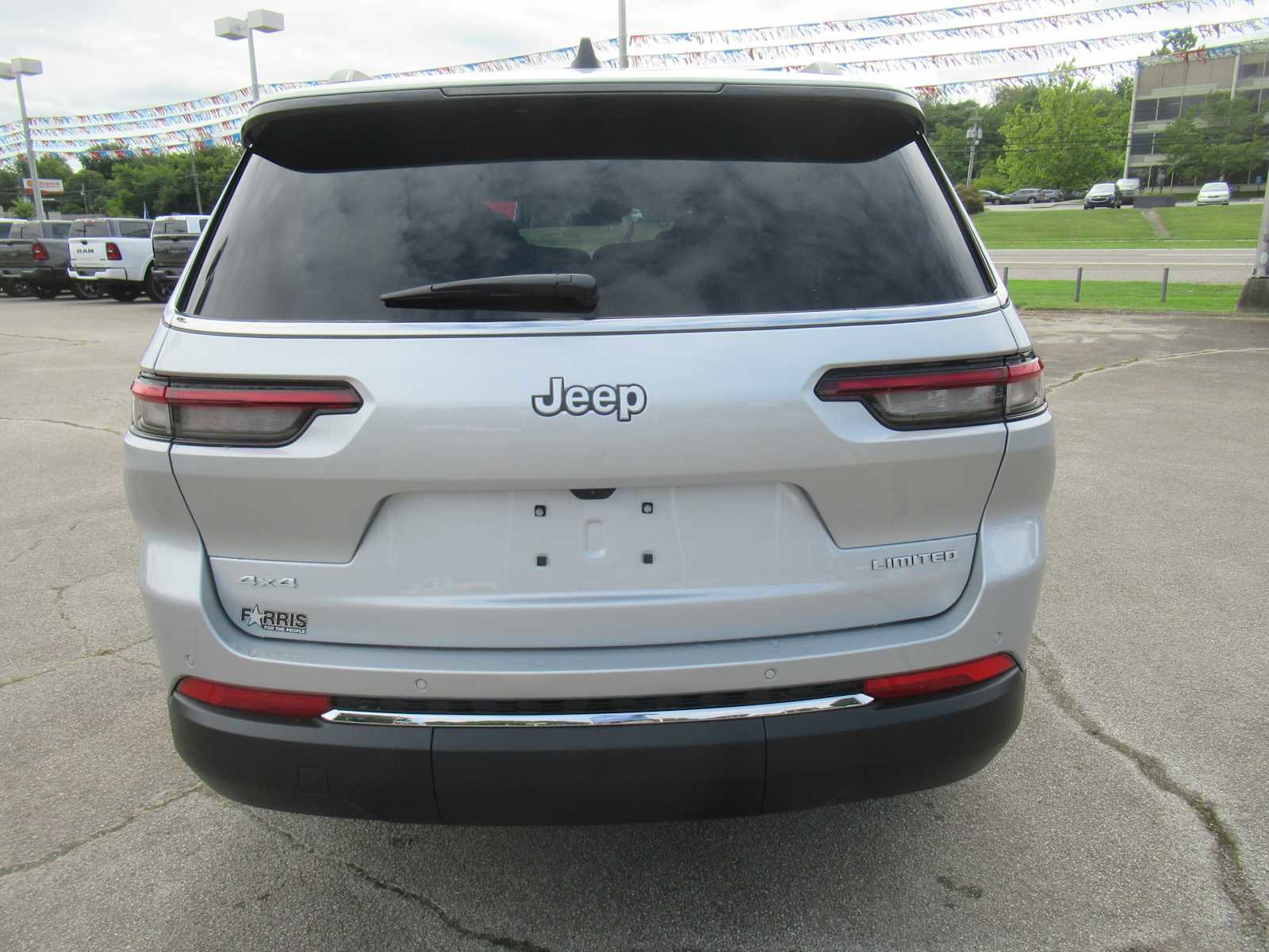 New 2025 Jeep Grand Cherokee L Limited w/ Trailer Tow Package image 4