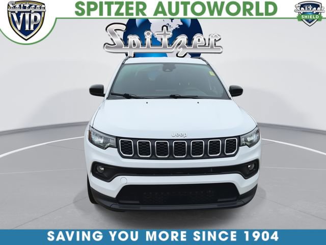 Used 2024 Jeep Compass Latitude image 3