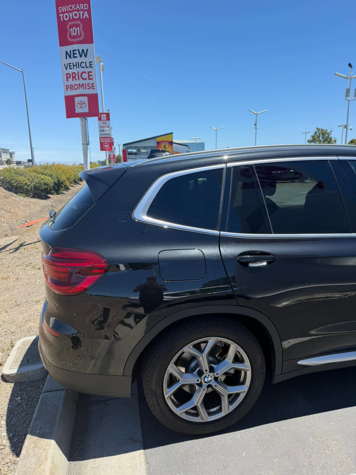 Used 2021 BMW X3 xDrive30i w/ Premium Package AWD/4WD image 2