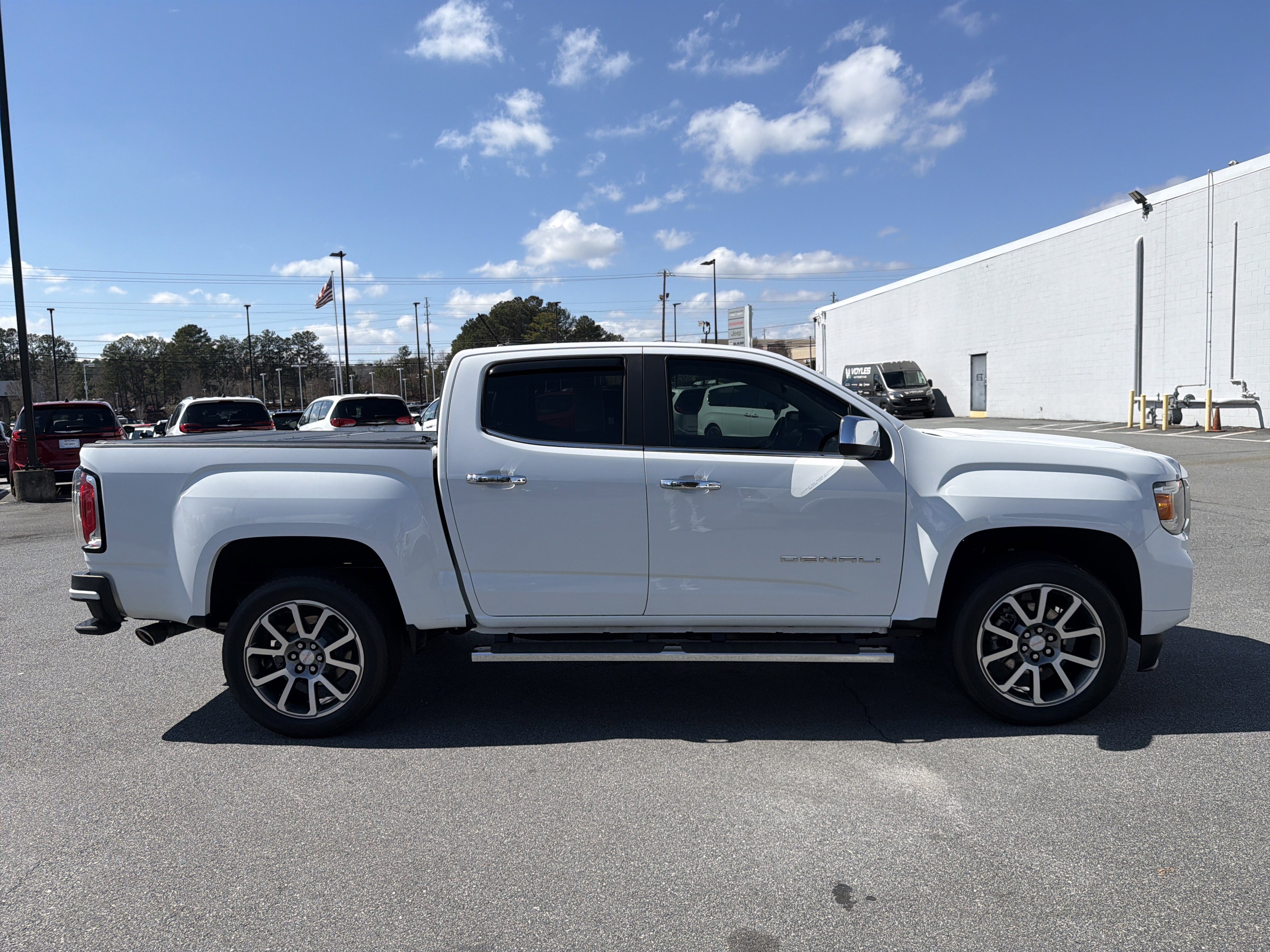 Used 2021 GMC Canyon Denali image 2