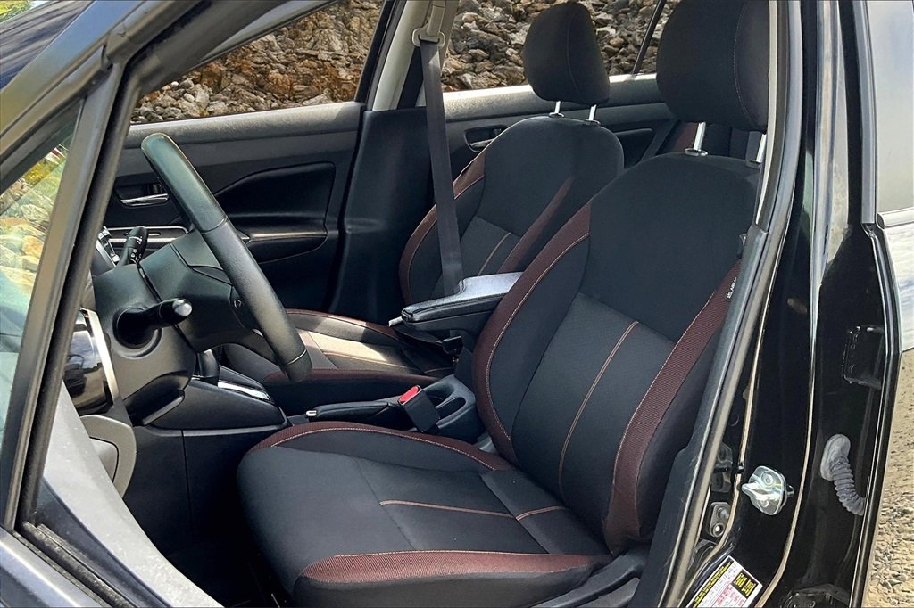 Used 2021 Nissan Versa SR image 24