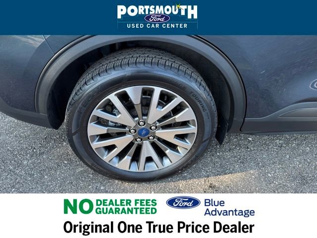 Certified 2022 Ford Escape Titanium w/ Class II Trailer Tow Package image 31