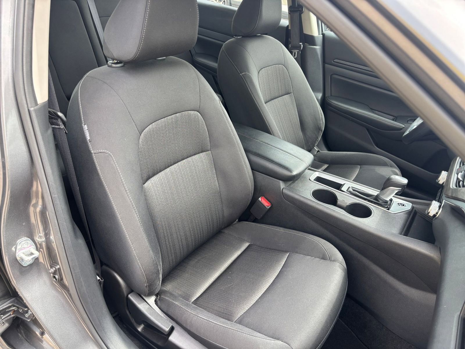 Used 2025 Nissan Altima 2.5 SV FWD image 36