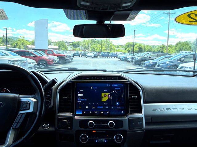 Used 2022 Ford F250 Lariat w/ Lariat Ultimate Package AWD/4WD image 2