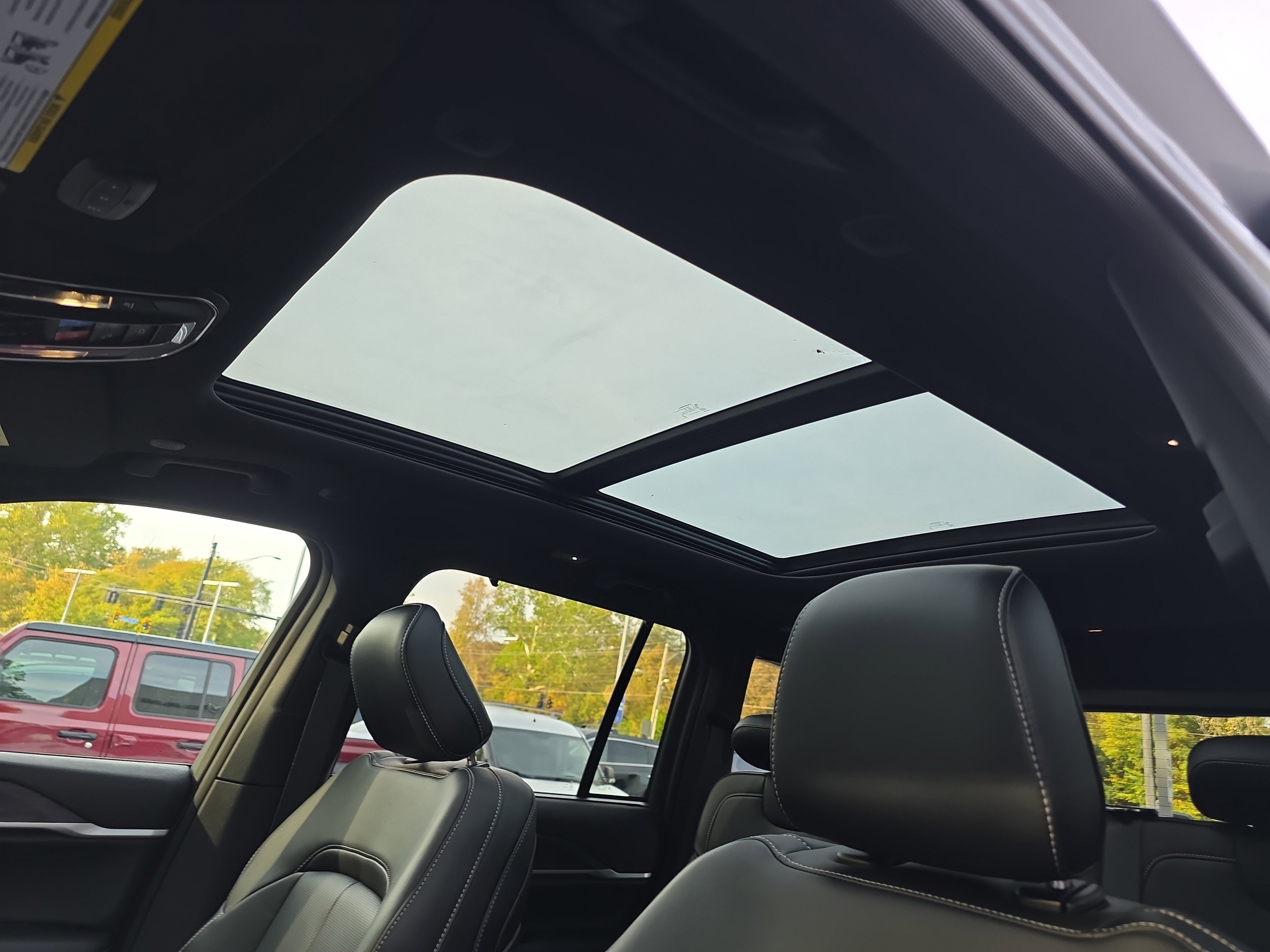 New 2025 Jeep Grand Cherokee Limited w/ Luxury Tech Group II image 4