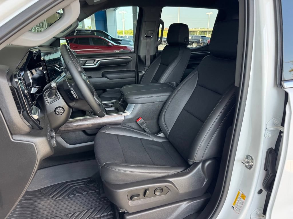 Used 2023 Chevrolet Silverado 1500 LTZ AWD/4WD image 18