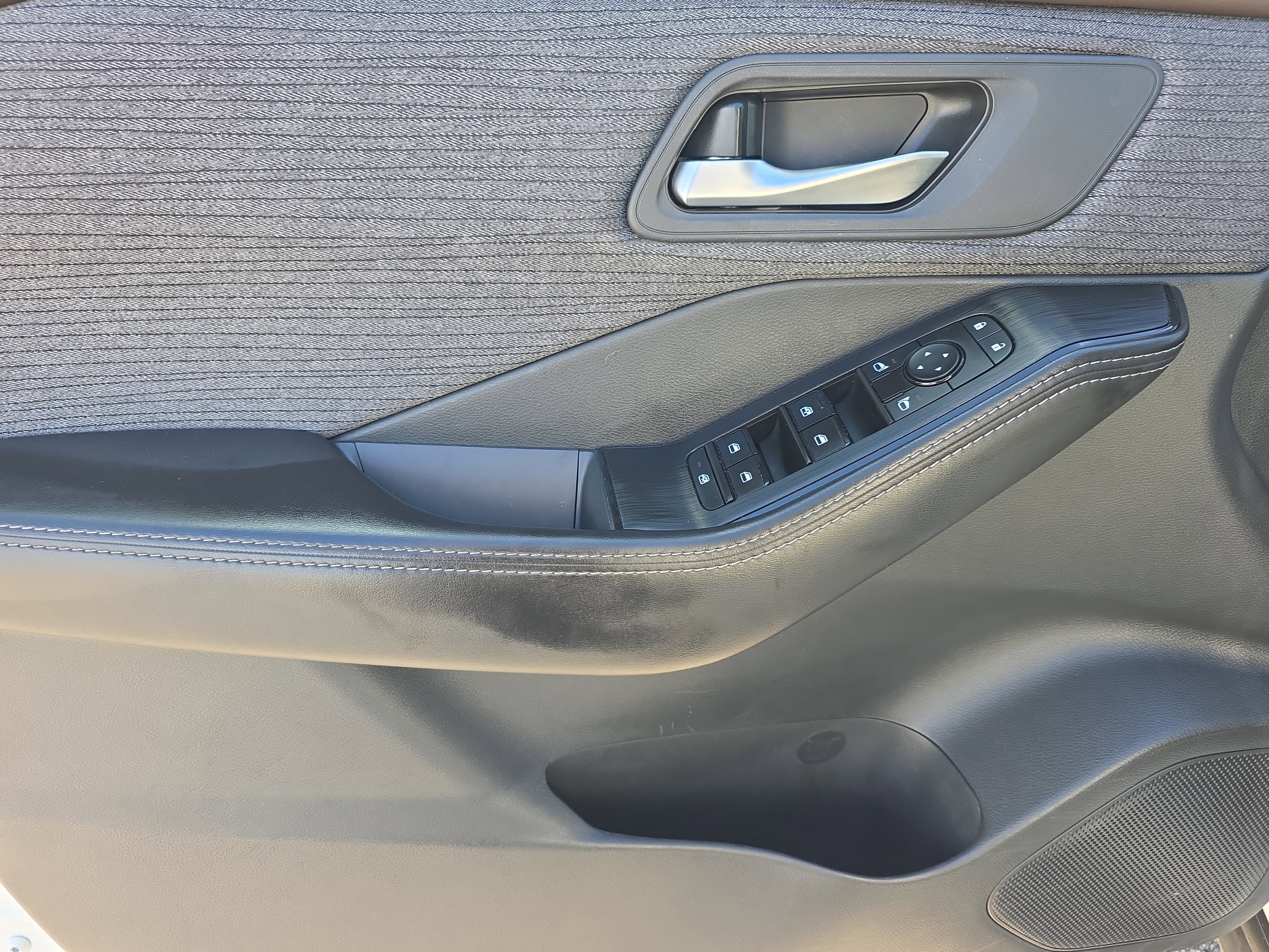 Used 2021 Nissan Rogue SV image 21