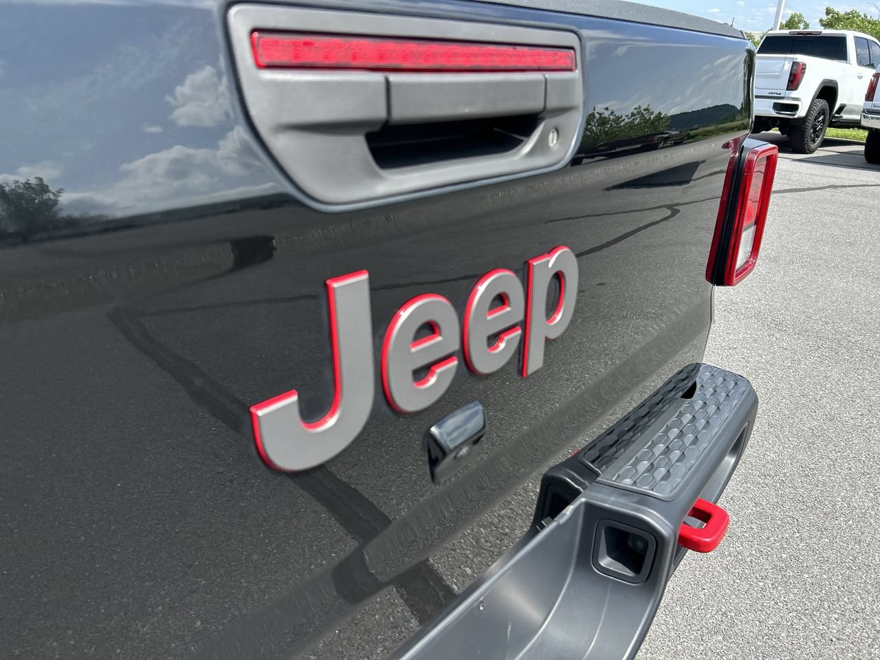 Used 2023 Jeep Gladiator Rubicon AWD/4WD image 11