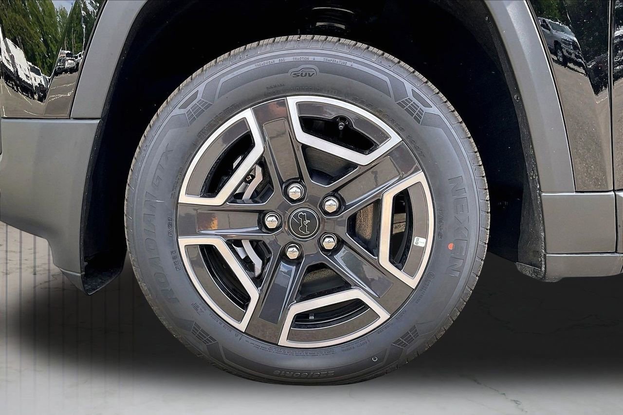 New 2026 Jeep Cherokee Laredo AWD/4WD image 30