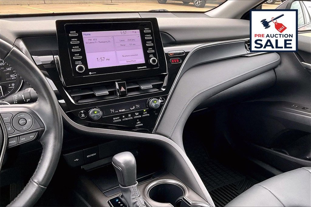 Used 2023 Toyota Camry SE image 6