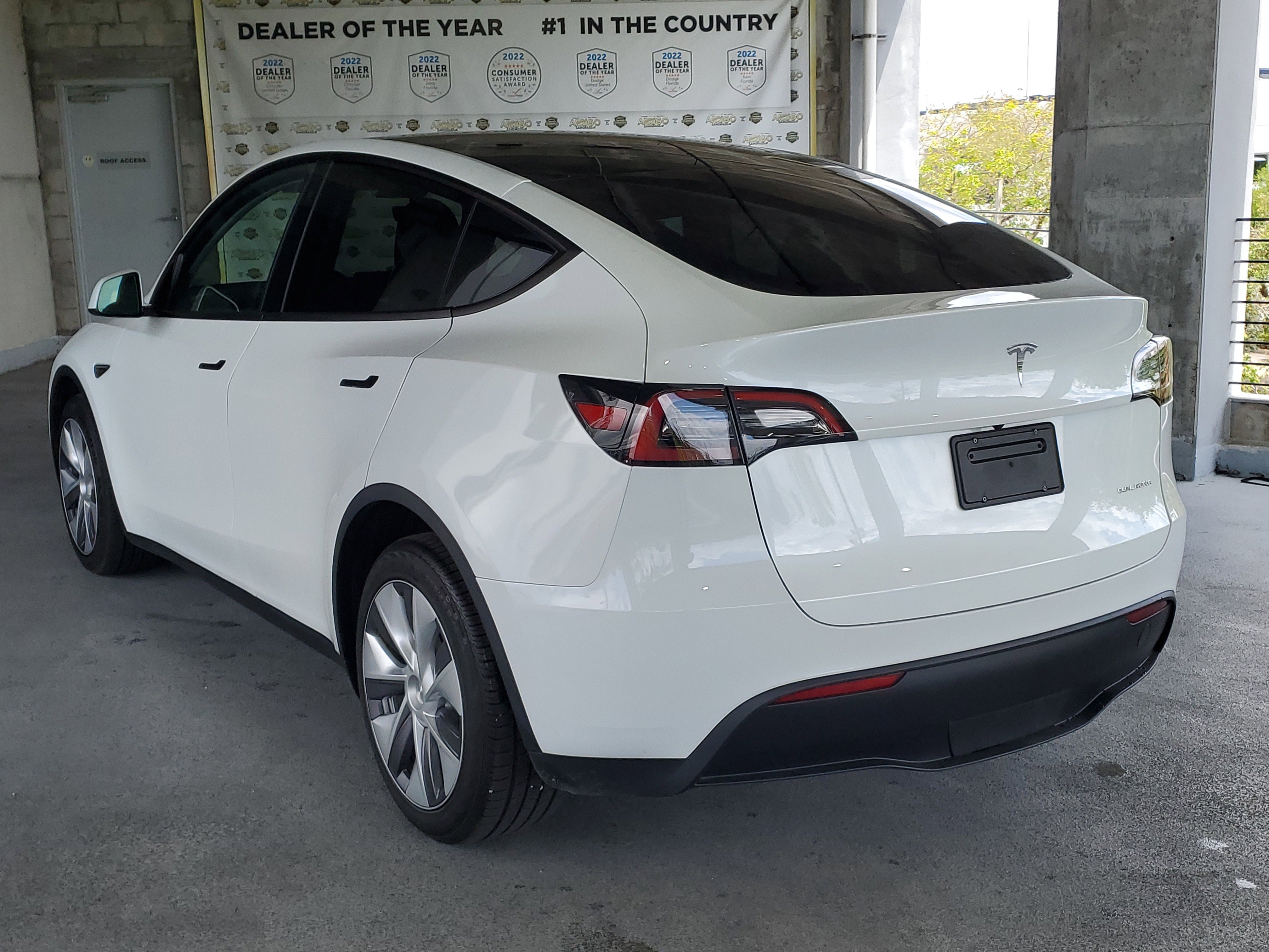 Used 2023 Tesla Model Y Long Range image 3