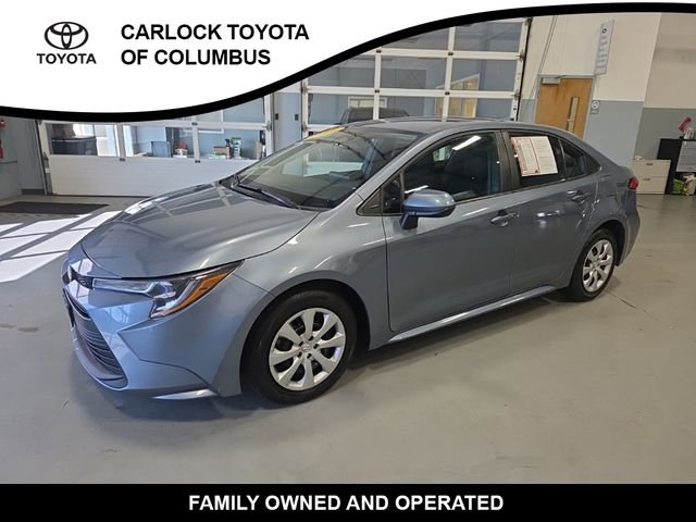 Used 2023 Toyota Corolla LE image 3